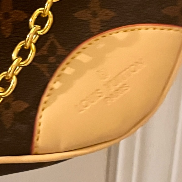 Fashion Inspired Brown Monogram Shoulder Bag: Convertable to crossbody - Picture 7 of 16